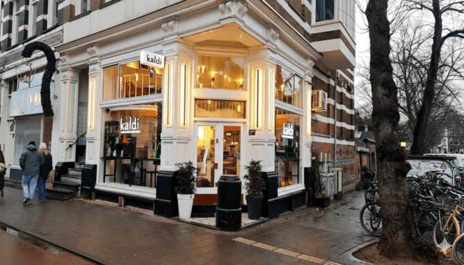 Kaldi caf\u00e9 \u2013 a charming corner building in Amsterdam